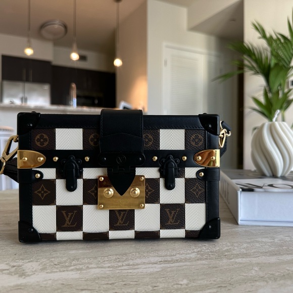 Louis Vuitton Handbags - Trunk clutch Louis Vuitton unique